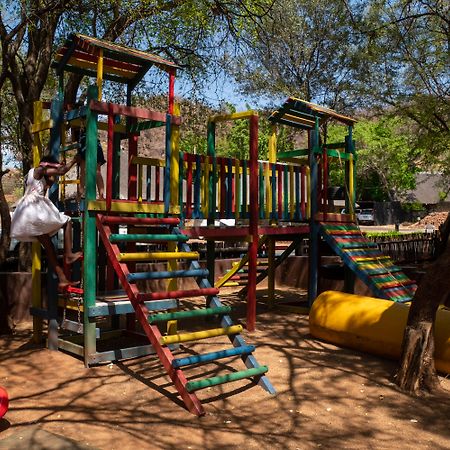 Bakubung Bush Lodge Ledig Eksteriør bilde