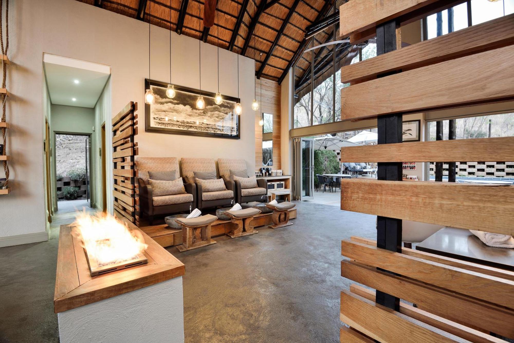 Bakubung Bush Lodge Ledig Eksteriør bilde