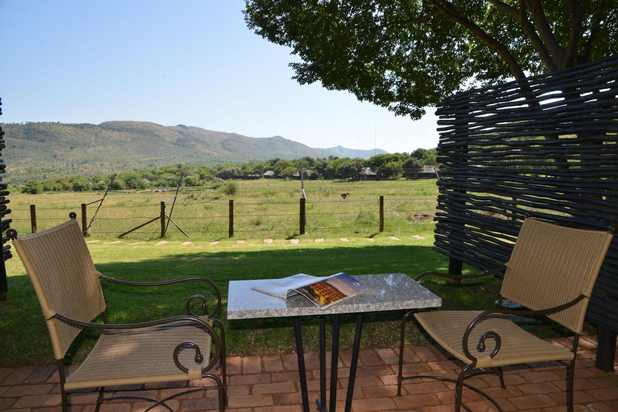 Bakubung Bush Lodge Ledig Eksteriør bilde